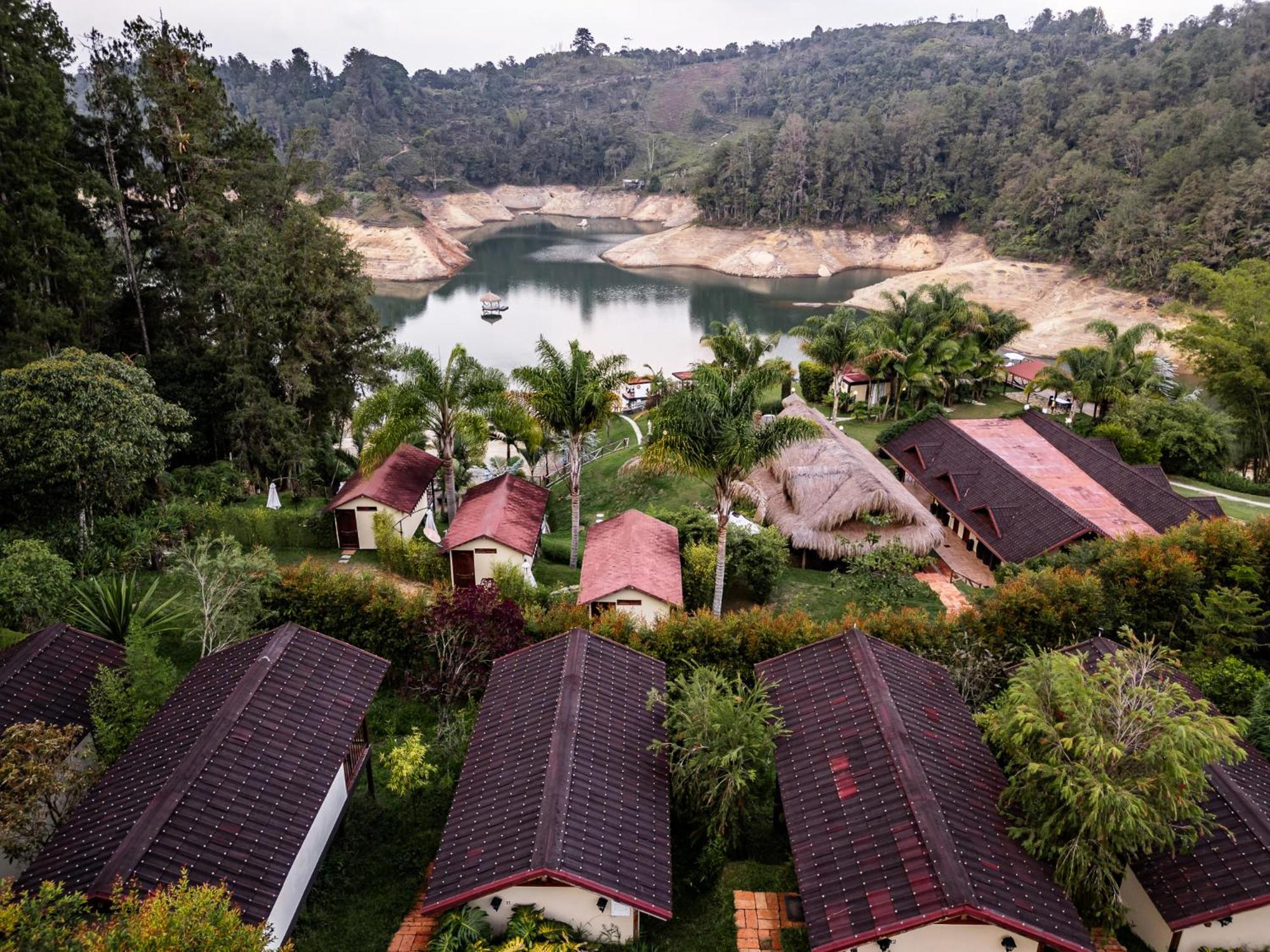 Hotel Pietrasanta Guatape Exterior photo