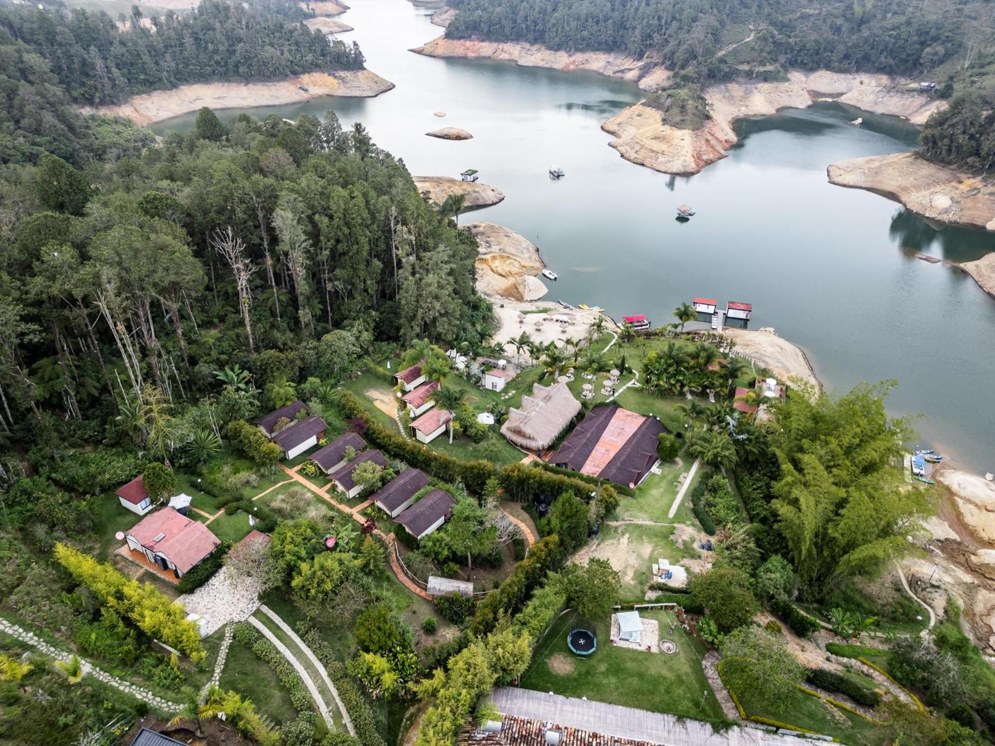 Hotel Pietrasanta Guatape Exterior photo