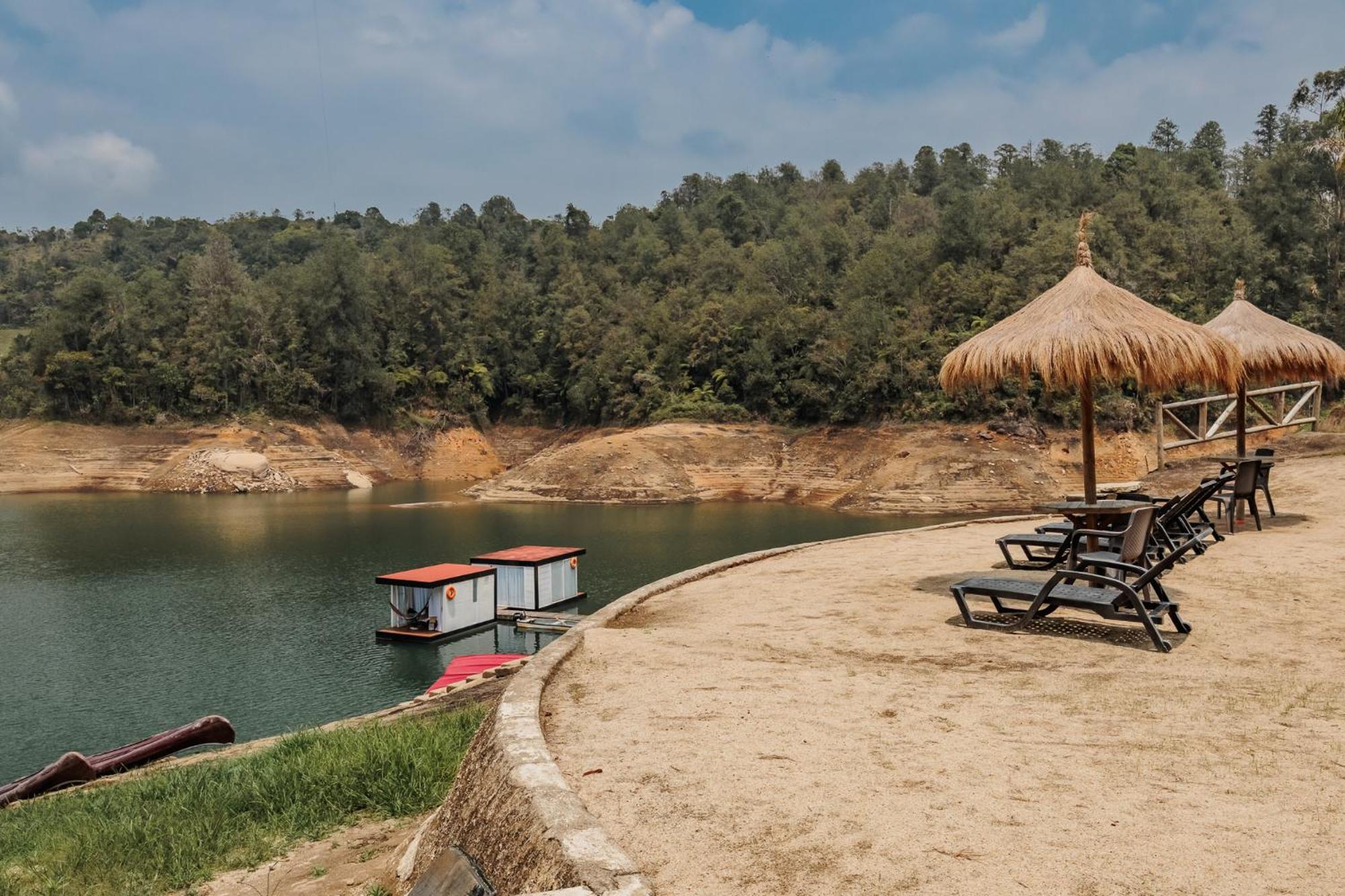 Hotel Pietrasanta Guatape Exterior photo