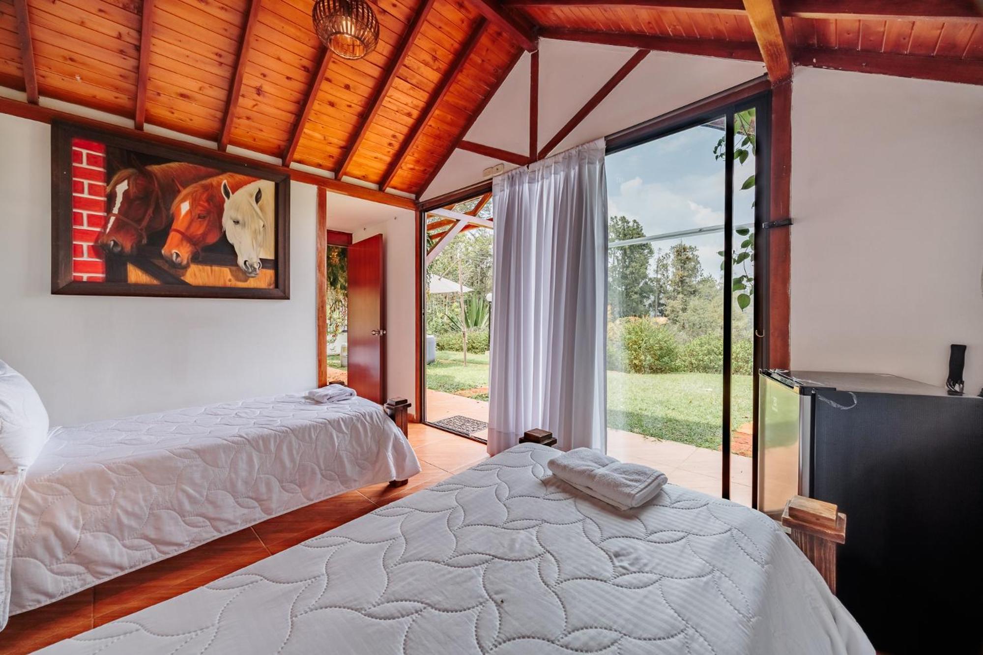 Hotel Pietrasanta Guatape Exterior photo